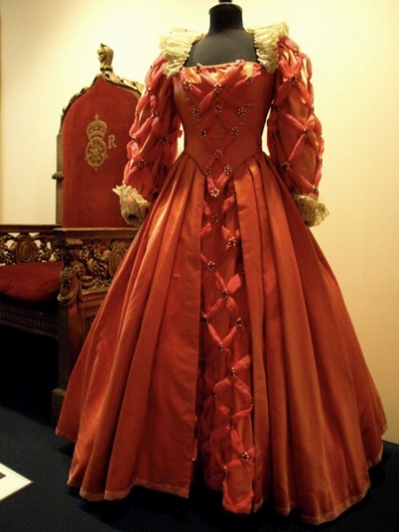 Photo Flash: A Glimpse at Paley Center's Debbie Reynolds Exhibit! Image