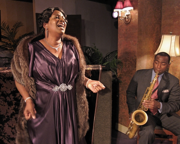 Miche Braden (Bessie Smith), Keith Loftis (saxophone). Photo
