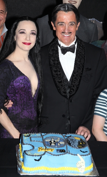 Bebe Neuwirth & Roger Rees with the cast of 'The Addams Family' celebrating their 500 Photo
