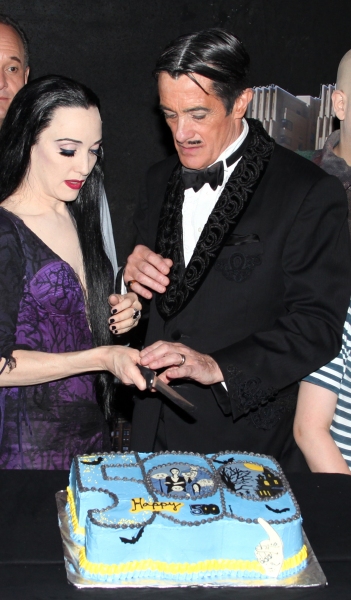 Bebe Neuwirth & Roger Rees with the cast of 'The Addams Family' celebrating their 500 Photo