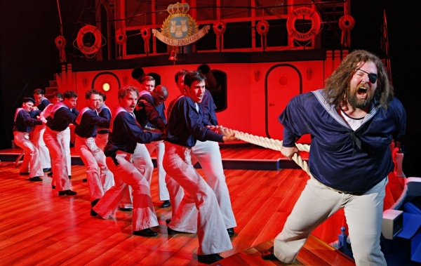 Photo Flash: Guthrie Theatre's H.M.S PINAFORE Image