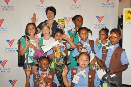 Photo Coverage: Paige Davis Hosts Operation Backpack for Underprivileged Children Image