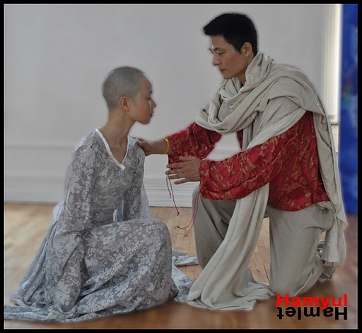 Photo Flash: La MaMa's HAMYUL/HAMLET Image
