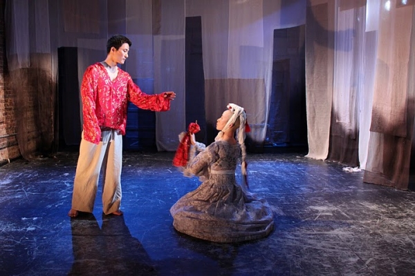 Photo Flash: La MaMa's HAMYUL/HAMLET Image