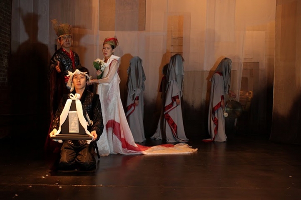 Photo Flash: La MaMa's HAMYUL/HAMLET Image
