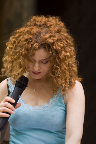 Photo Coverage: Bernadette Peters at the Bronx Zoo Image