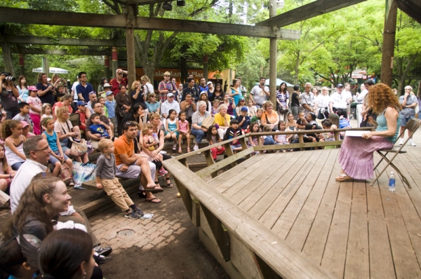 Photo Coverage: Bernadette Peters at the Bronx Zoo Image