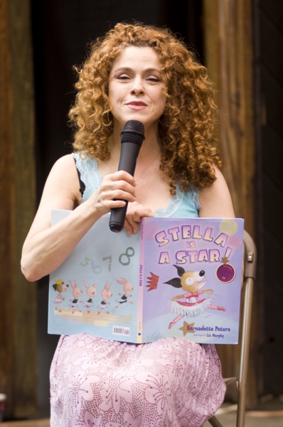Photo Coverage: Bernadette Peters at the Bronx Zoo Image