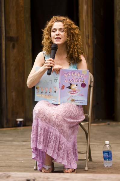 Photo Coverage: Bernadette Peters at the Bronx Zoo Image
