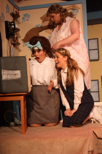  Shannon Wells as Tracy, Amy Cavaness as Penny, and Jordan B. Stocksdale as Edna Photo