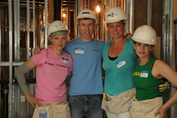 Photo Flash: LOVE, LOSS, AND WHAT I WORE Cast Helps Out Habitat for Humanity Image