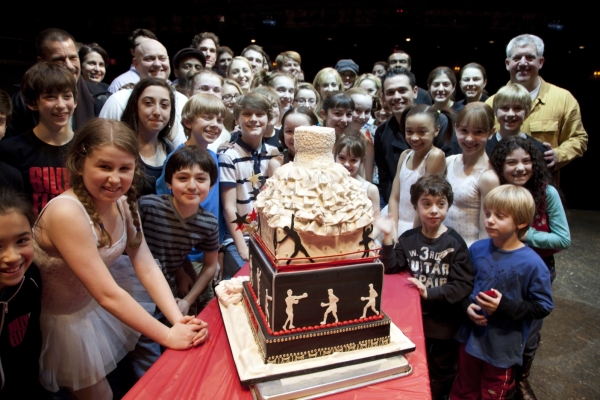 Photo Flash: Vinny Buzzetta Makes Cake for BILLY ELLIOT's 1000 Performance  Image