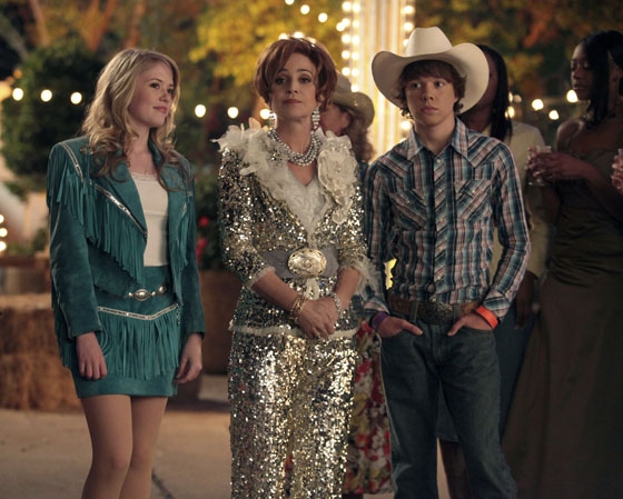 Photo Flash: First Look at Kristin Chenoweth in GOOD CHRISTIAN BELLES! Image