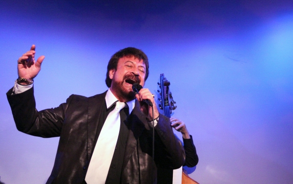 Photo Coverage: Joey Infante Performs 'Babalu' at The Metropolitan Room Image