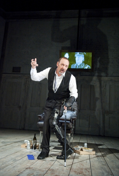 Photo Flash: Kevin Spacey as RICHARD III for The Bridge Project! 