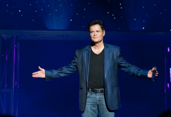 Photo Flash: DONNY & MARIE Light Up Toronto Skyline... Image
