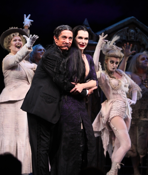 Brooke Shields as Morticia Addams & Roger Rees with Ensemble at the Curtain Call for  Photo