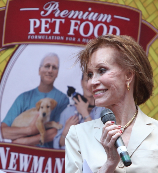 Mary Tyler Moore attending the Presentation for Broadway Barks Lucky 13th Annual Adop Photo