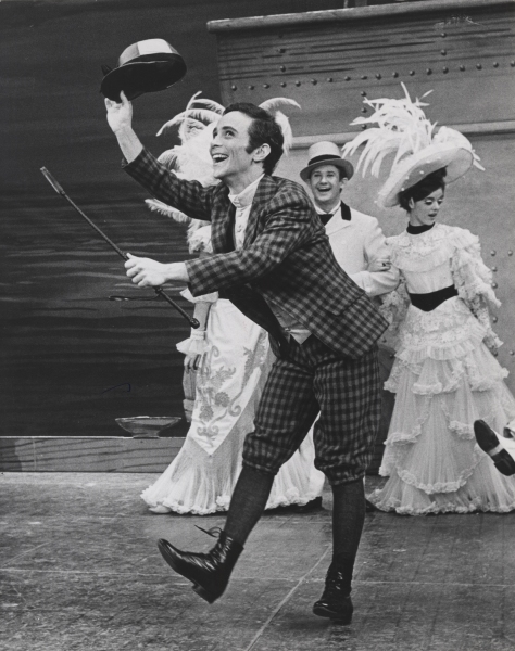 Photo Flash: Sneak Peek at JOEL GREY / A NEW YORK LIFE Exhibition! Image