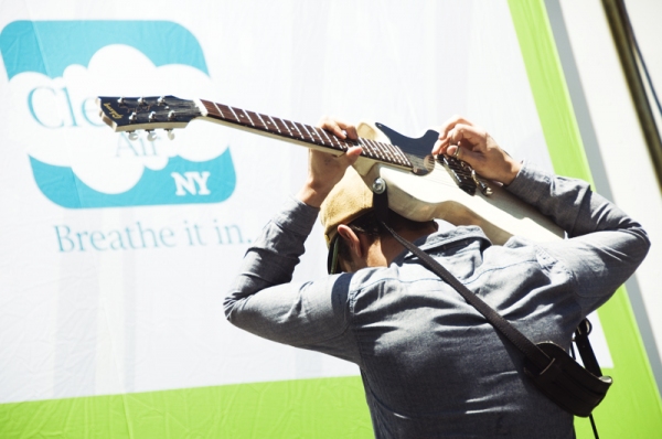 Photo Coverage: Aaron Tveit, Christopher Sieber, et al. Perform at Broadway in Bryant Park! Image