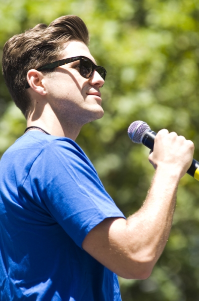 Photo Coverage: Aaron Tveit, Christopher Sieber, et al. Perform at Broadway in Bryant Park! Image