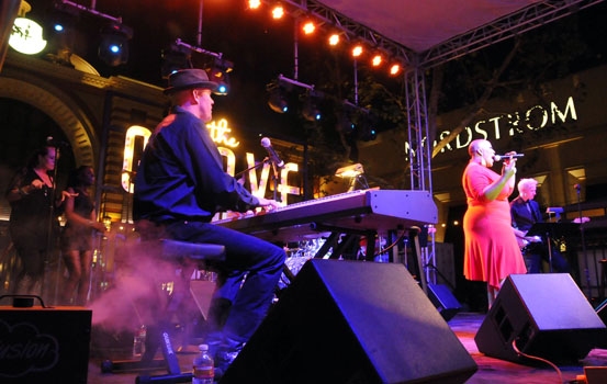 Photo Coverage: Frenchie Davis, Blake Lewis and Honor Society Perform at The Grove's Summer Concerts Image
