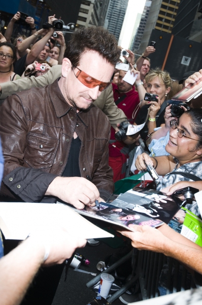 Photo Flash: Patrick Page, Bono, Edge & SPIDER-MAN Cast Visit Letterman! Image