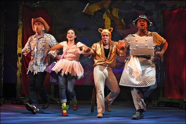 Photo Flash: First Look at Theatreworks USA's YELLOW BRICK ROAD 