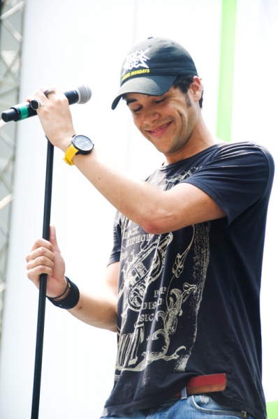 Photo Coverage: ADDAMS FAMILY, MEMPHIS, et al. Perform at Broadway in Bryant Park! Image