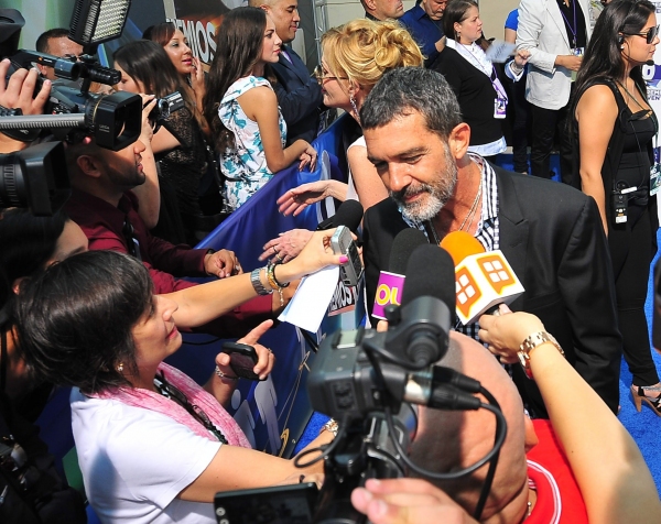 Photo Flash: Antonio Banderas Receives Super Nova Award Image