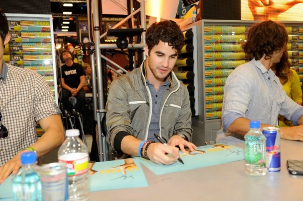 Photo Flash: GLEE at Comic-Con 2011! Image