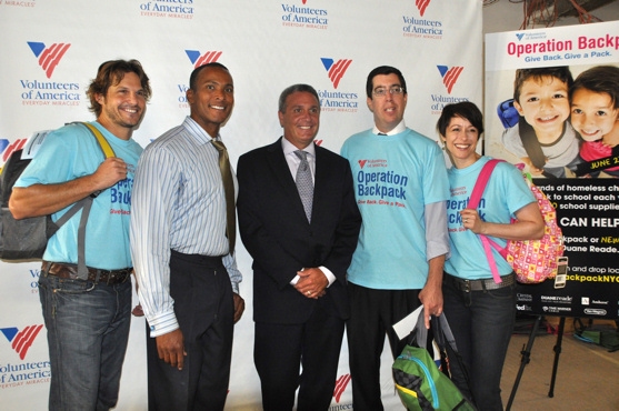 Photo Coverage: Paige Davis, et al. Volunteer for Operation Backpack Image