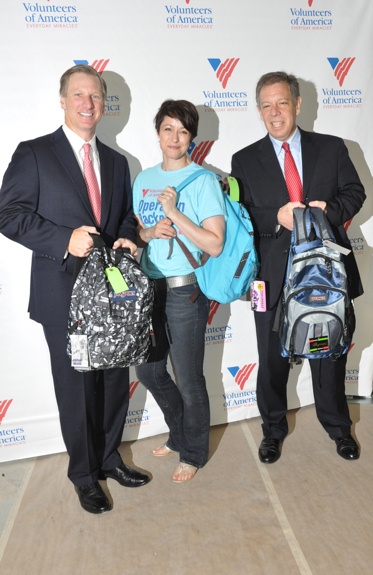 Photo Coverage: Paige Davis, et al. Volunteer for Operation Backpack Image
