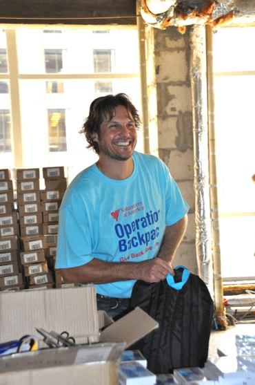Photo Coverage: Paige Davis, et al. Volunteer for Operation Backpack Image