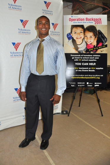 Photo Coverage: Paige Davis, et al. Volunteer for Operation Backpack Image