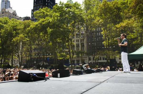 Photo Coverage: HAIR, ANYTHING GOES, PHANTOM & More Play Broadway in Bryant Park! Image