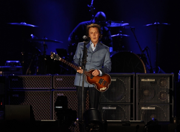 Photo Flash: Paul McCartney Performs at Wrigley Field Image