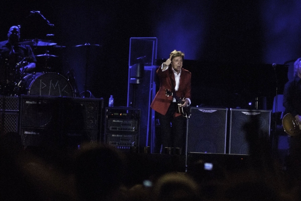 Photo Flash: Paul McCartney Performs at Wrigley Field Image