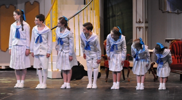 The von Trapp children: Gillian Gordon, Andrew Purdy, Isabelle Miller, Troy Costa, Vi Photo