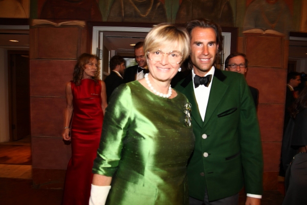 Photo Flash: MACBETH Arrivals at Salzburg Festival 2011 Image