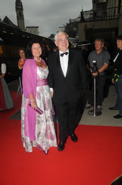 Photo Flash: MACBETH Arrivals at Salzburg Festival 2011 Image