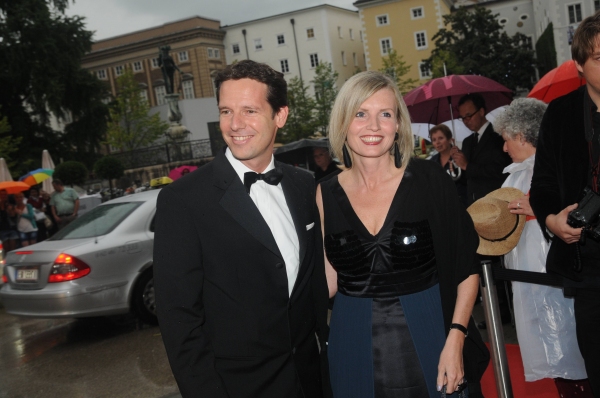 Photo Flash: MACBETH Arrivals at Salzburg Festival 2011 Image