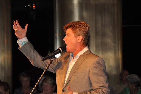 Photo Coverage: Tenor Andy Cooney Brings American Voices to Long Island  Image