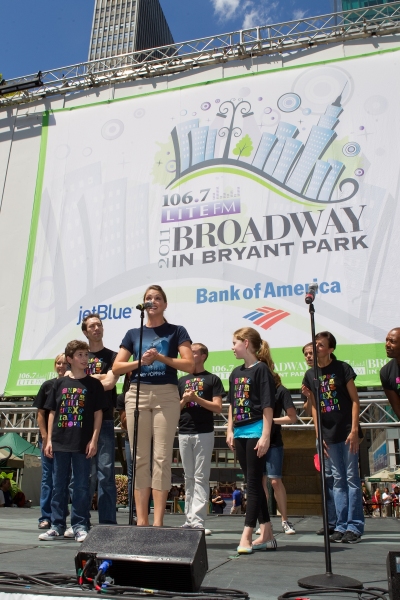 Photo Flash: Final 2011 B'Way in Bryant Park Features MAMMA MIA! PRISCILLA et al. Image