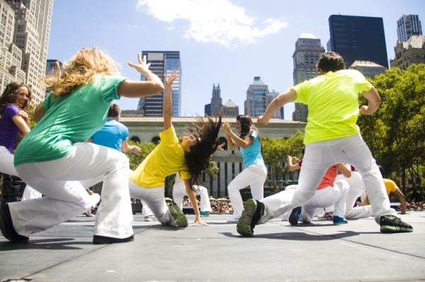 Photo Coverage: PRISCILLA, MARY POPPINS, et al. at Broadway in Bryant Park! Image