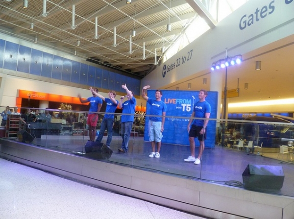 Photo Flash: CATCH ME IF YOU CAN Performs at JFK Airport! Image