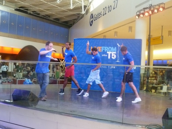 Photo Flash: CATCH ME IF YOU CAN Performs at JFK Airport! Image