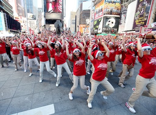 Photo Flash: Rockettes Celebrate Christmas in August! Image