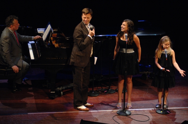 Photo Flash: CAST PARTY Visits Chicago! Image