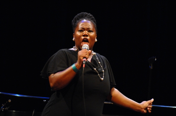 Photo Flash: CAST PARTY Visits Chicago! Image